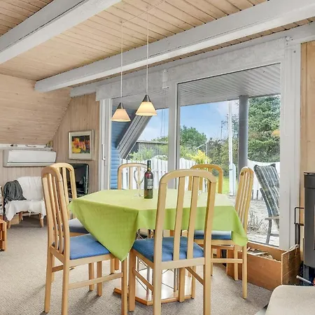 2 Bedroom Lovely In